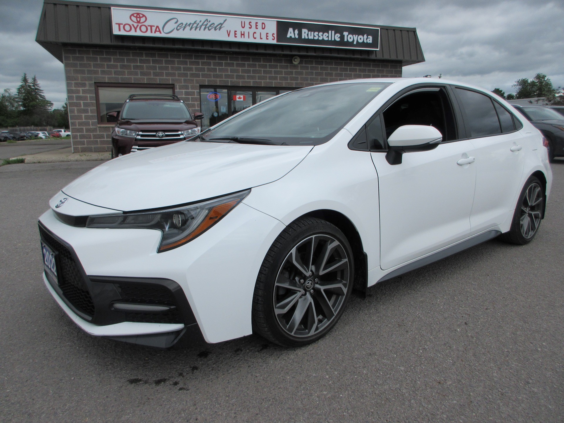 2022 Toyota Corolla SE FWD