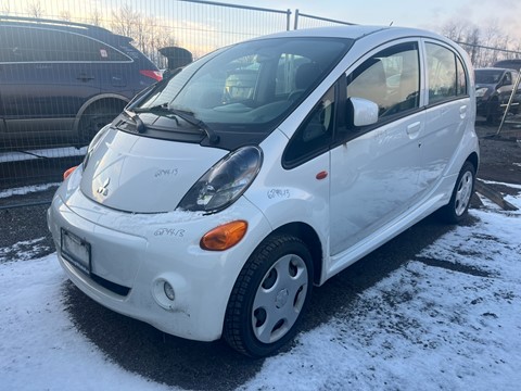 Photo d'une 2013 Mitsubishi i-MiEV   à vendre chez Kenny Peterborough à Peterborough, ON