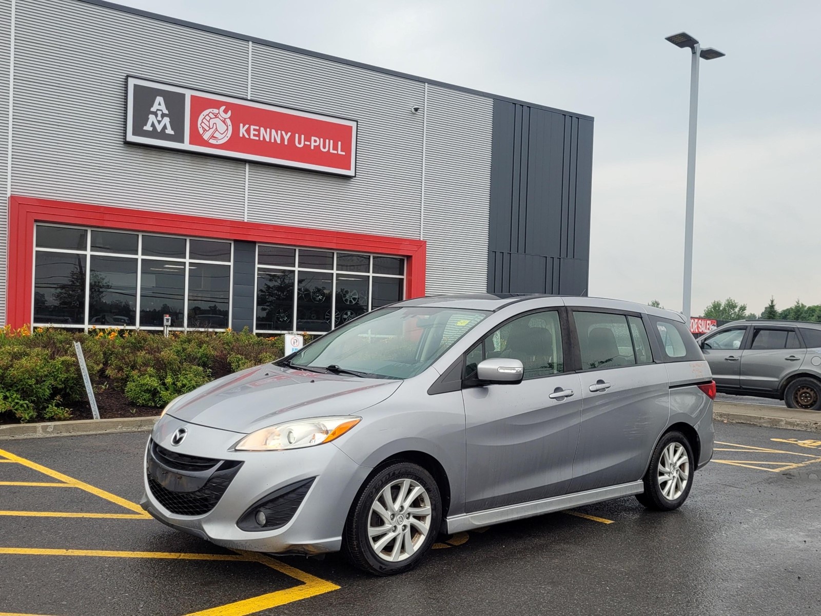 Photo of 2017 Mazda MAZDA5 Grand Touring  for sale at Crossdock in Lindsay, ON