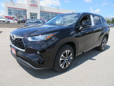 Photo of  2021 Toyota Highlander XLE AWD for sale at Race Toyota in Lindsay, ON