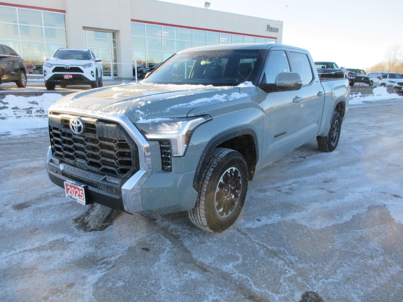  2025 Toyota Tundra SR5 Crew Max  Race Toyota  Lindsay, ON