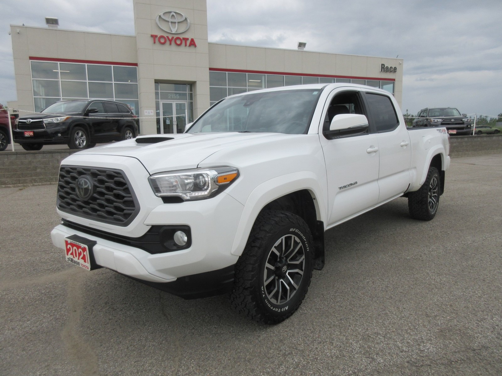 Photo of 2021 Toyota Tacoma Double Cab 4X4 for sale at Race Toyota in Lindsay, ON