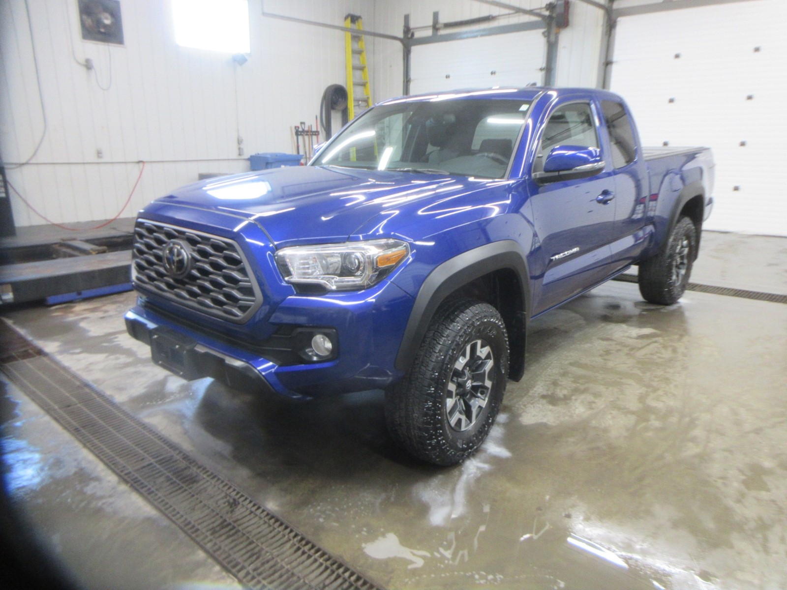 Photo of 2023 Toyota Tacoma TRD Access Cab for sale at Race Toyota in Lindsay, ON