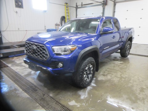 Photo of 2023 Toyota Tacoma TRD Access Cab for sale at Race Toyota in Lindsay, ON