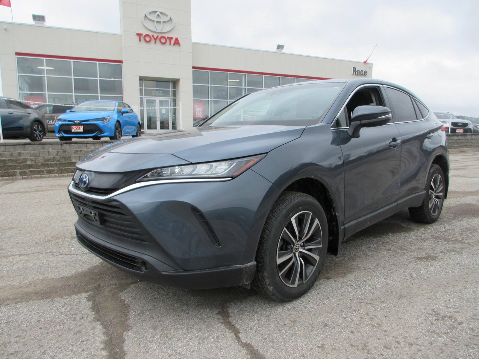 Photo of 2022 Toyota Venza Hybrid LE for sale at Race Toyota in Lindsay, ON