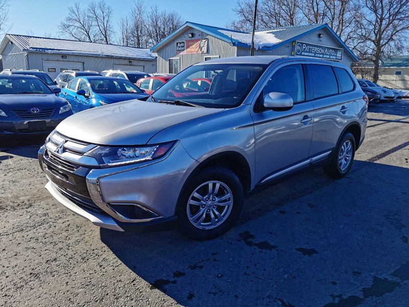 Photo of  2018 Mitsubishi Outlander  SE AWC for sale at Patterson Auto Sales in Madoc, ON