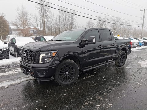 Photo of 2018 Nissan Titan SV 4WD for sale at Patterson Auto Sales in Madoc, ON