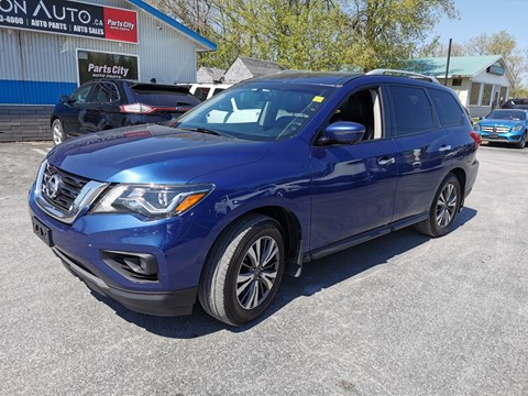 Photo of 2017 Nissan Pathfinder SL 4WD for sale at Patterson Auto Sales in Madoc, ON