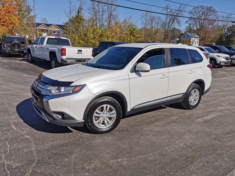 Photo of 2019 Mitsubishi Outlander  SE AWC for sale at Patterson Auto Sales in Madoc, ON