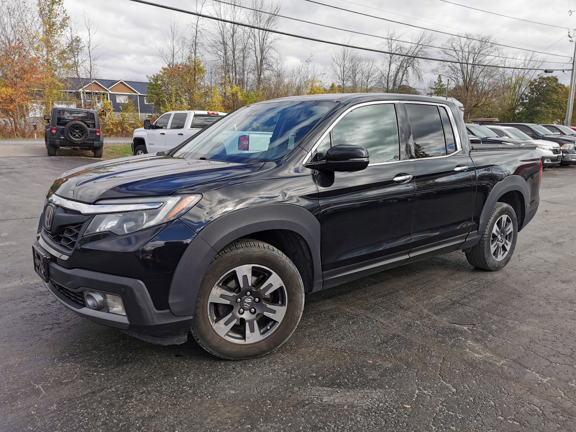 Crystal Black Pearl 2017 Honda Ridgeline Pickup Truck 6-Speed Automatic