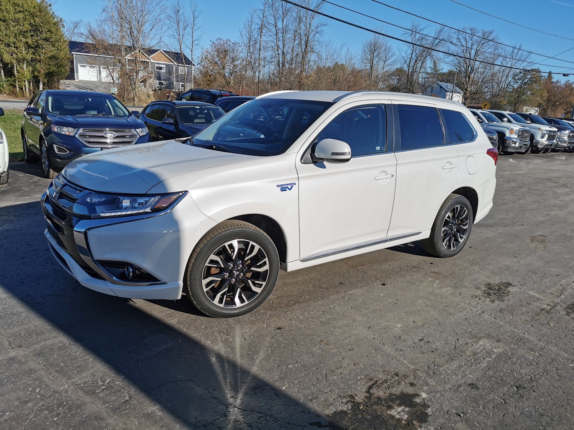 Diamond White Pearl 2018 Mitsubishi Outlander Hybrid Plug-in SUV / Crossover All-Wheel Drive 1-Speed Automatic