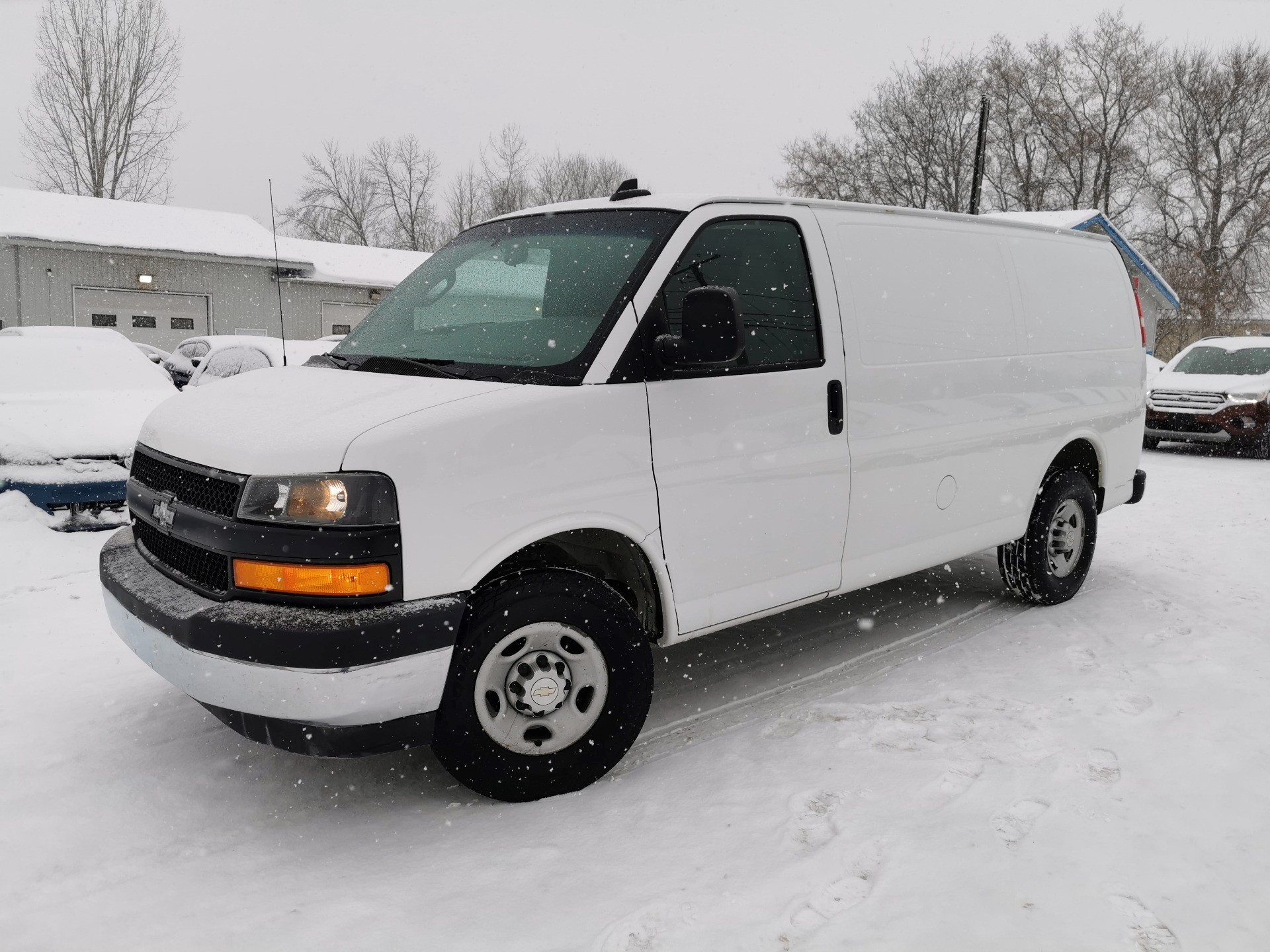 Summit White 2020 Chevrolet Express Cargo 2500 RWD Van Rear-Wheel Drive 6-Speed Automatic