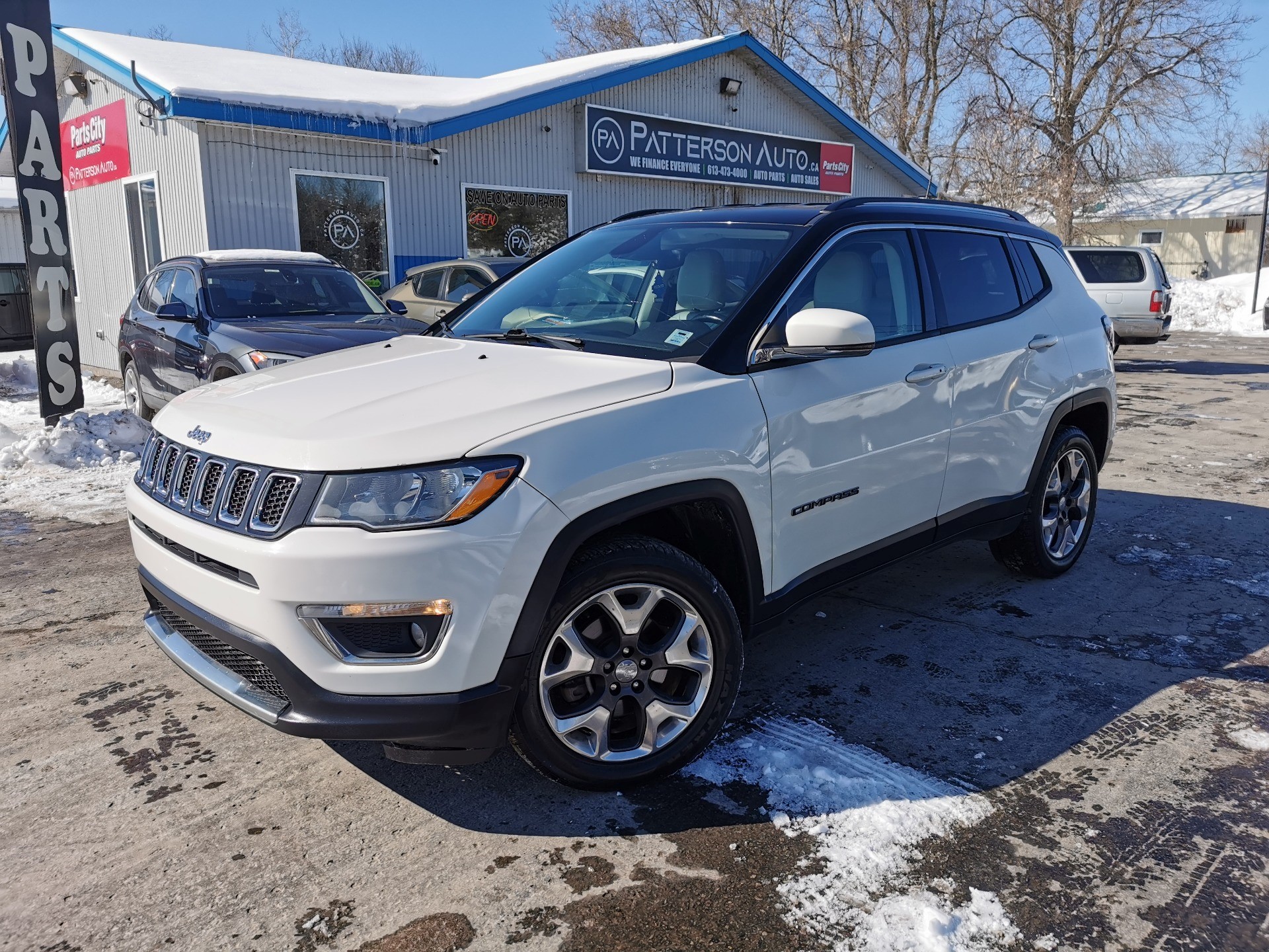 White Clear Coat/Black Clear Coat 2018 Jeep Compass Limited 4WD SUV / Crossover Four-Wheel Drive Continuously Variable Transmission