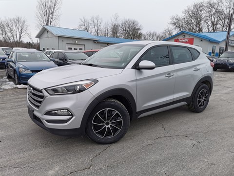Photo of 2017 Hyundai Tucson SE  for sale at Patterson Auto Sales in Madoc, ON