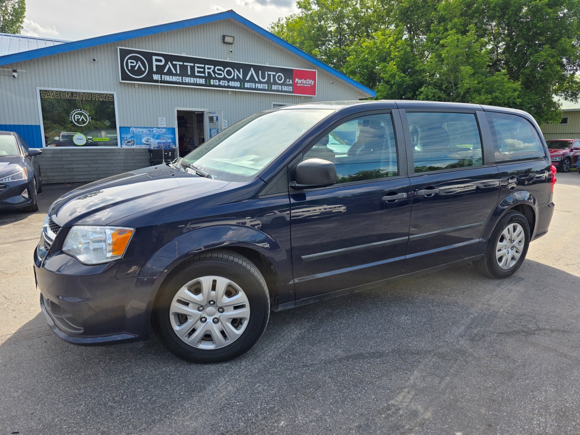 True Blue Pearl Coat 2016 Dodge Grand Caravan Minivan Front-Wheel Drive 6-Speed Automatic
