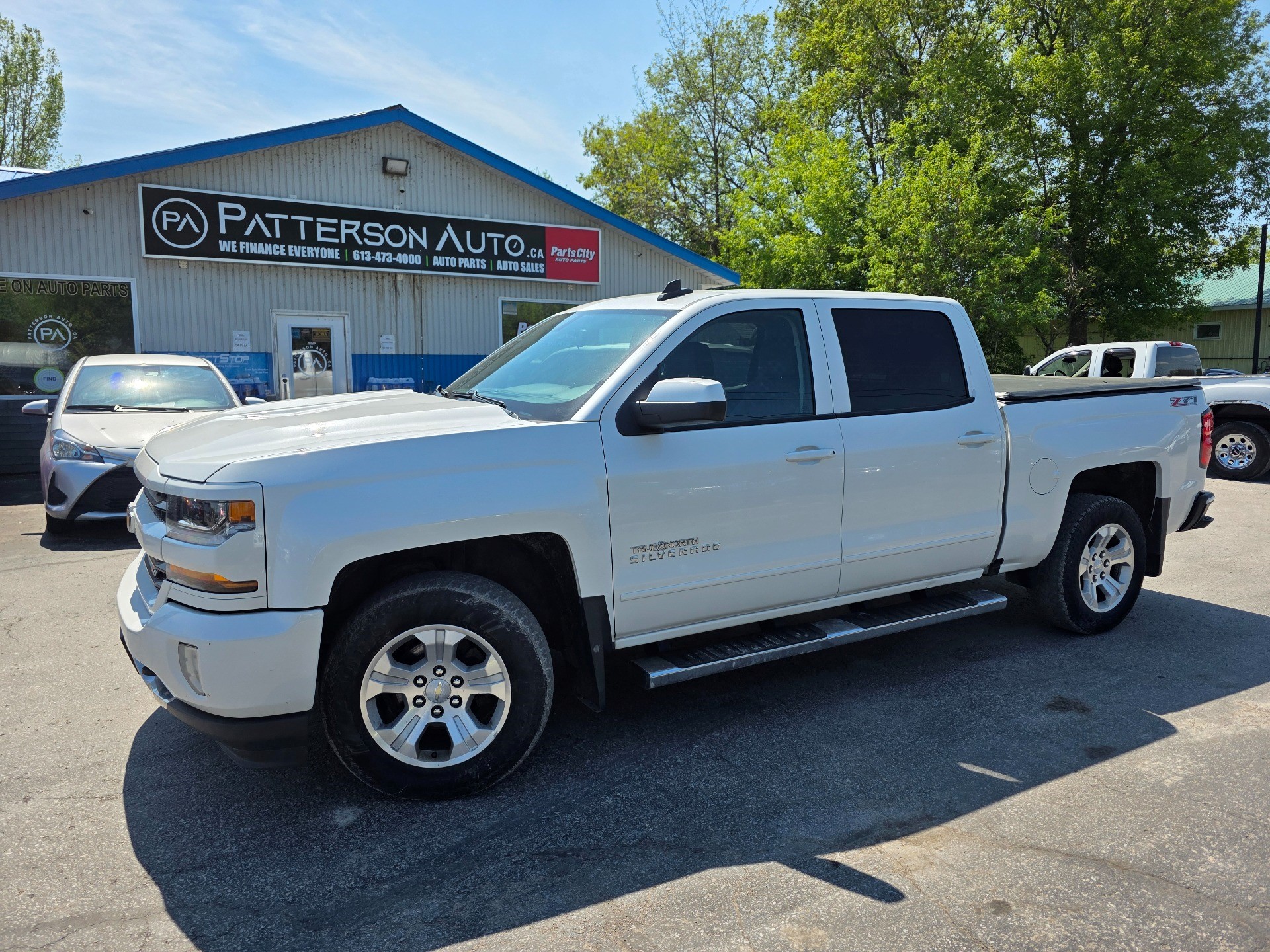 Summit White 2017 Chevrolet Silverado 1500 LT Crew Cab 4WD Pickup Truck Four-Wheel Drive 6-Speed Automatic