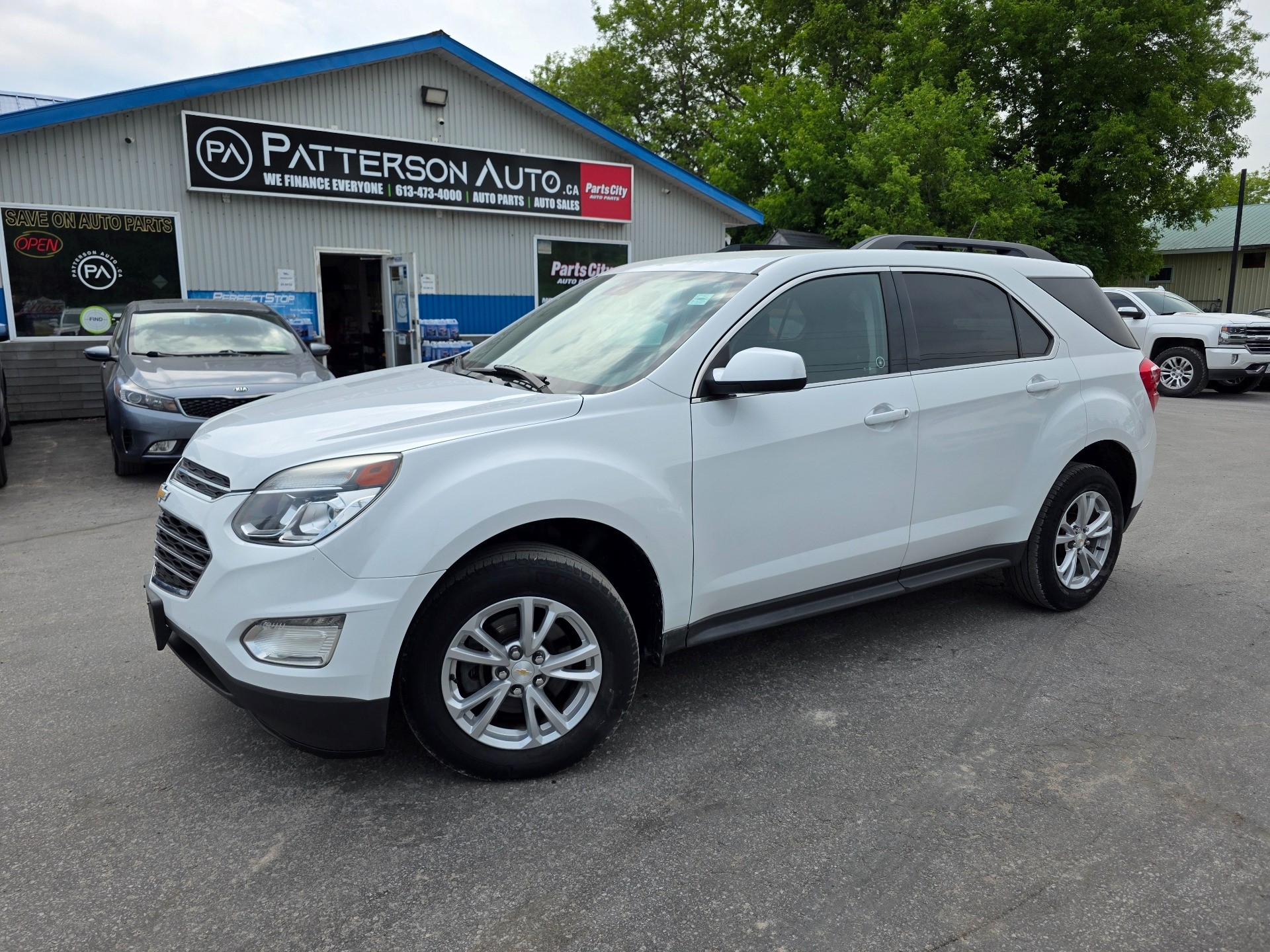 Summit White 2017 Chevrolet Equinox LT FWD SUV / Crossover Front-Wheel Drive 6-Speed Automatic