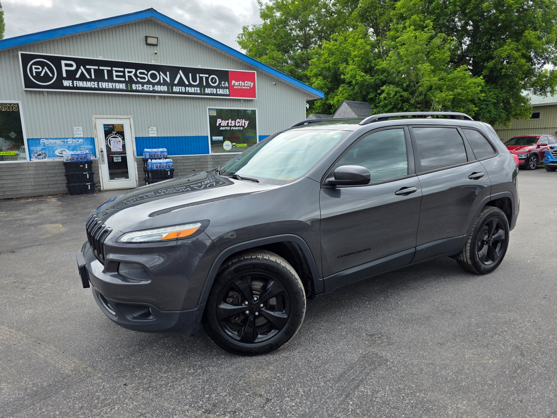 Gray (Granite Crystal Metallic Clear Coat) 2016 Jeep Cherokee SUV / Crossover Four-Wheel Drive 9-Speed Automatic