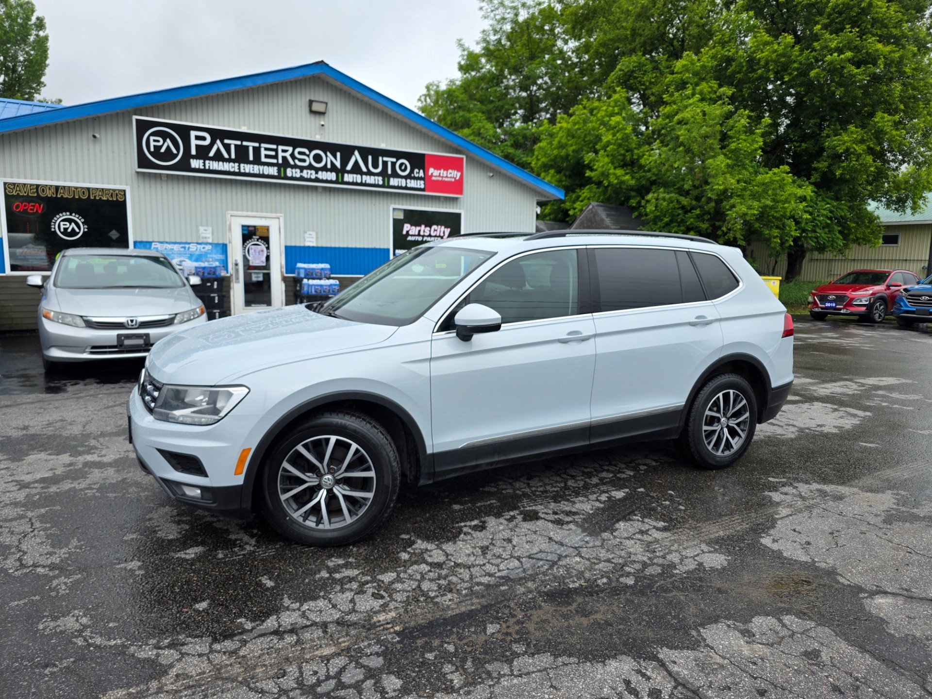 White Silver Metallic 2018 Volkswagen Tiguan SUV / Crossover All-Wheel Drive 8-Speed Automatic