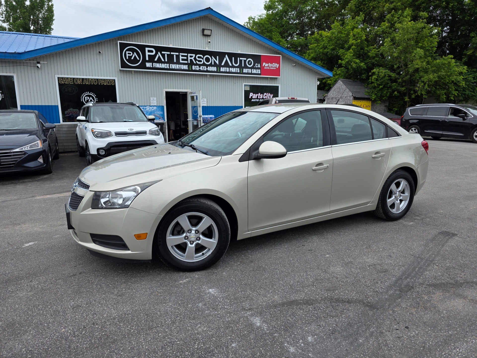 Champagne Silver Metallic 2014 Chevrolet Cruze Sedan Front-Wheel Drive 6-Speed Automatic