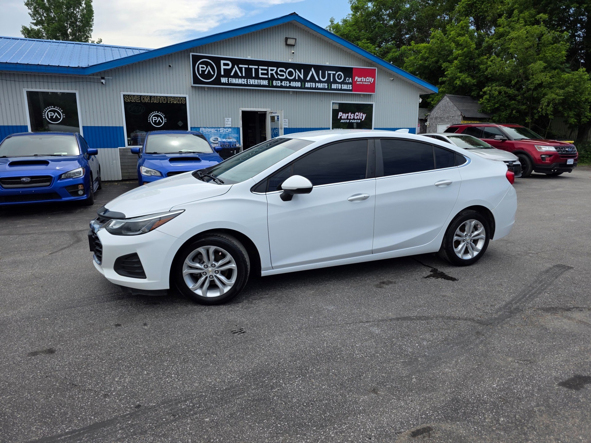 Summit White 2019 Chevrolet Cruze Sedan Front-Wheel Drive 6-Speed Automatic