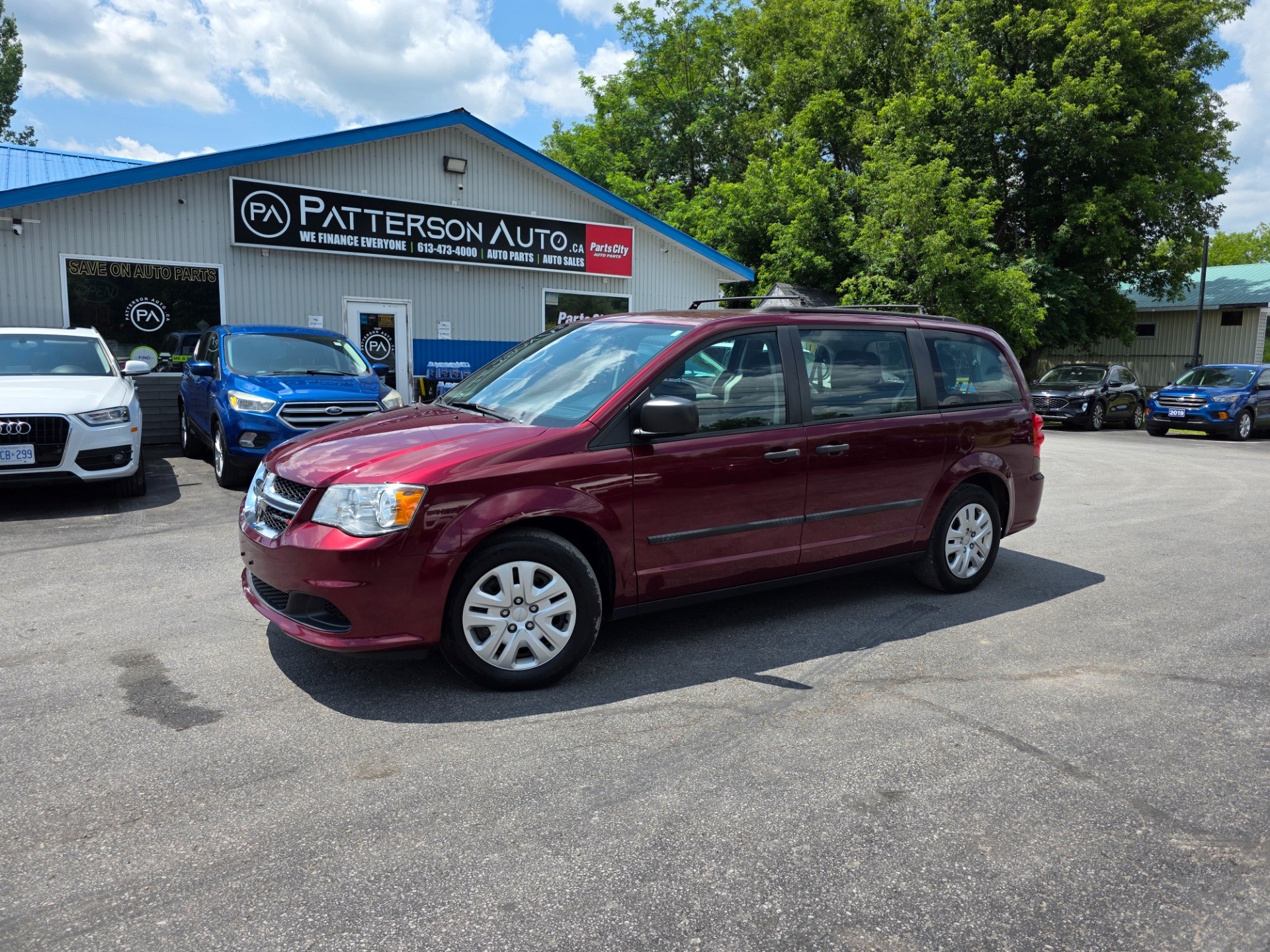 Octane Red Pearl Coat 2017 Dodge Grand Caravan Minivan Front-Wheel Drive 6-Speed Automatic