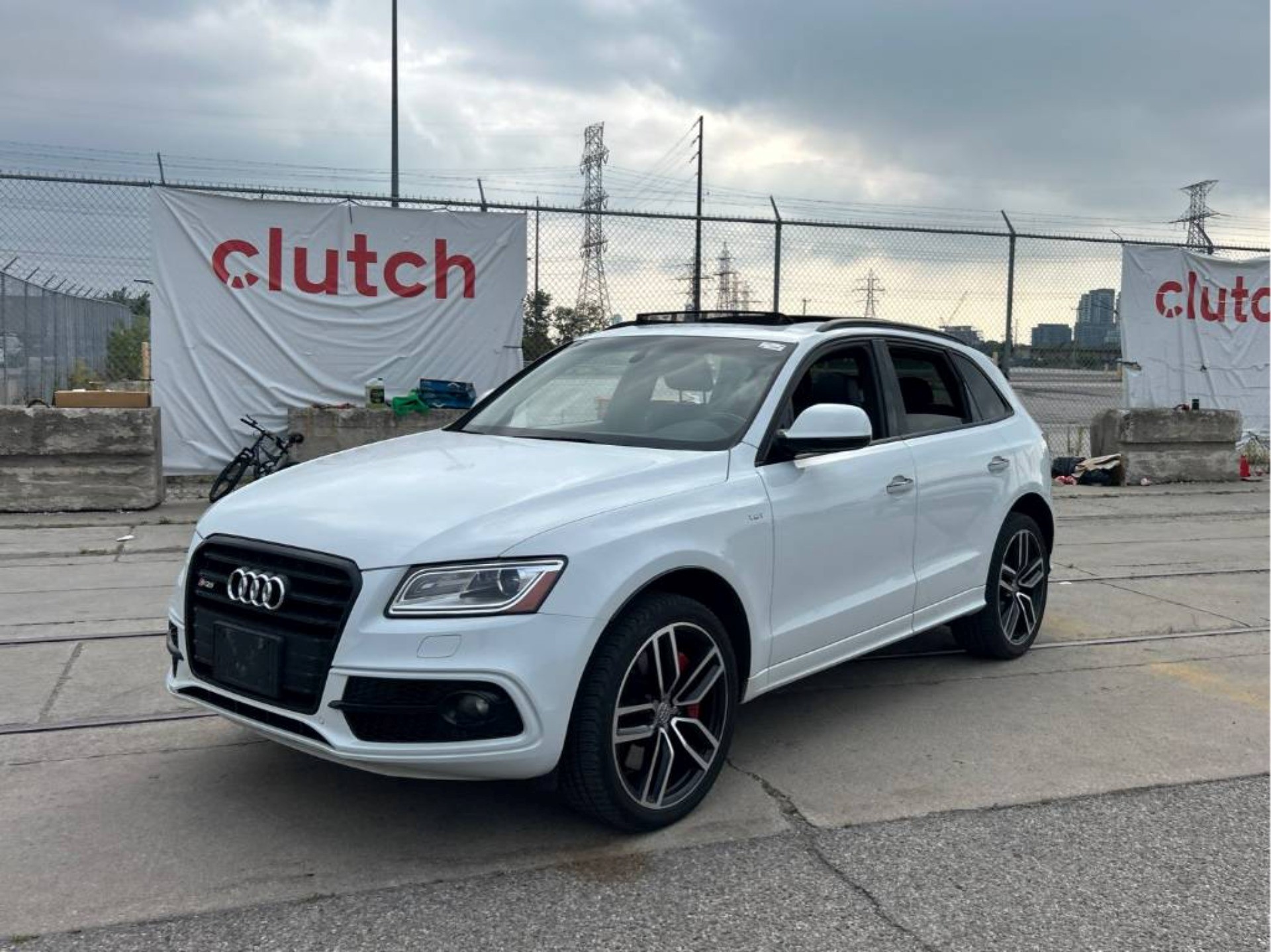 White 2017 Audi SQ5 SUV / Crossover  8-Speed Automatic