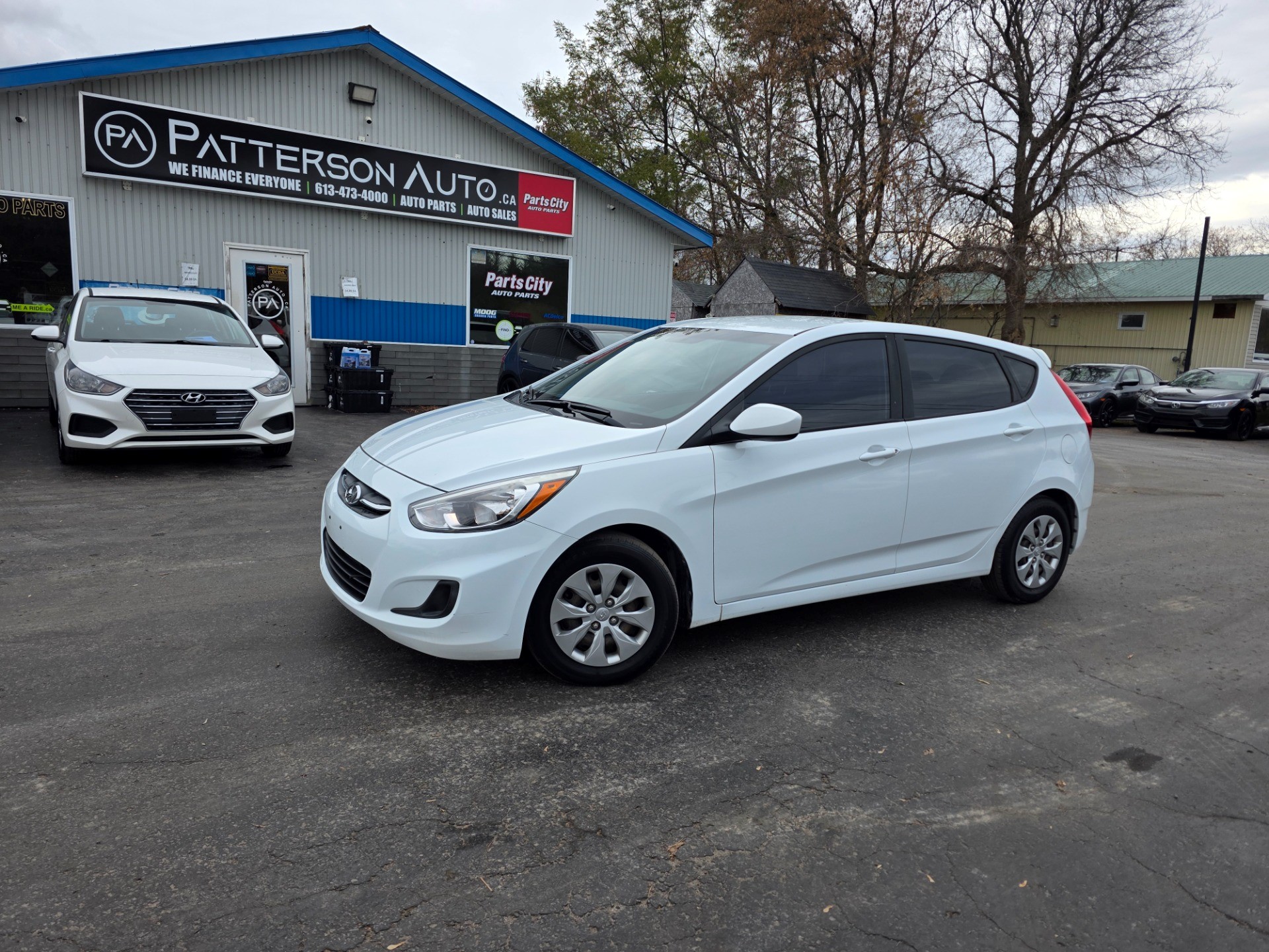 2016 Hyundai Accent SE 4-Door Hatchback FWD