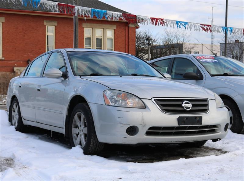 Photo of  2002 Nissan Altima 2.5 SL for sale at The Car Shoppe in Whitby, ON