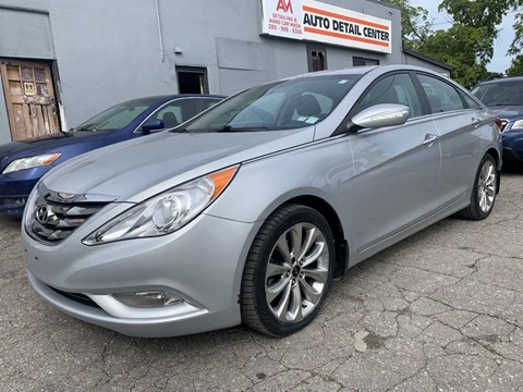 Photo of 2011 Hyundai Sonata SE  for sale at The Car Shoppe in Whitby, ON