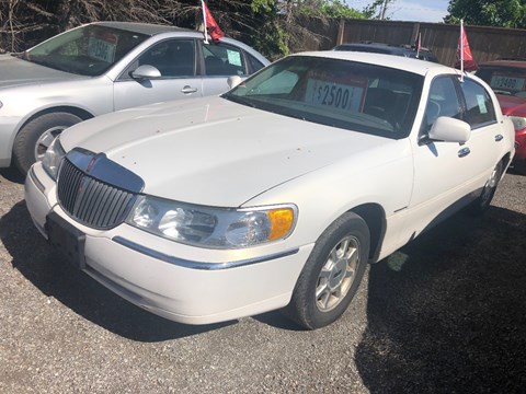 Photo of AsIs 2002 Lincoln Town Car Signature Touring for sale at Kenny Ajax in Ajax, ON