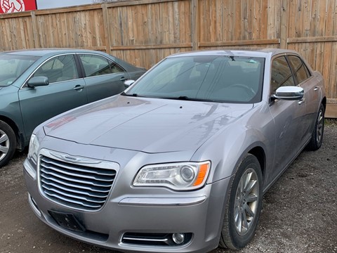 Photo d'une 2014 Chrysler 300 C  à vendre chez Kenny Ajax à Ajax, ON
