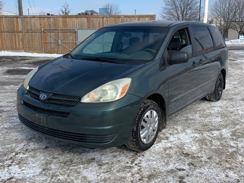Photo d'une 2004 Toyota Sienna CE 7 Passenger à vendre chez Kenny Ajax à Ajax, ON