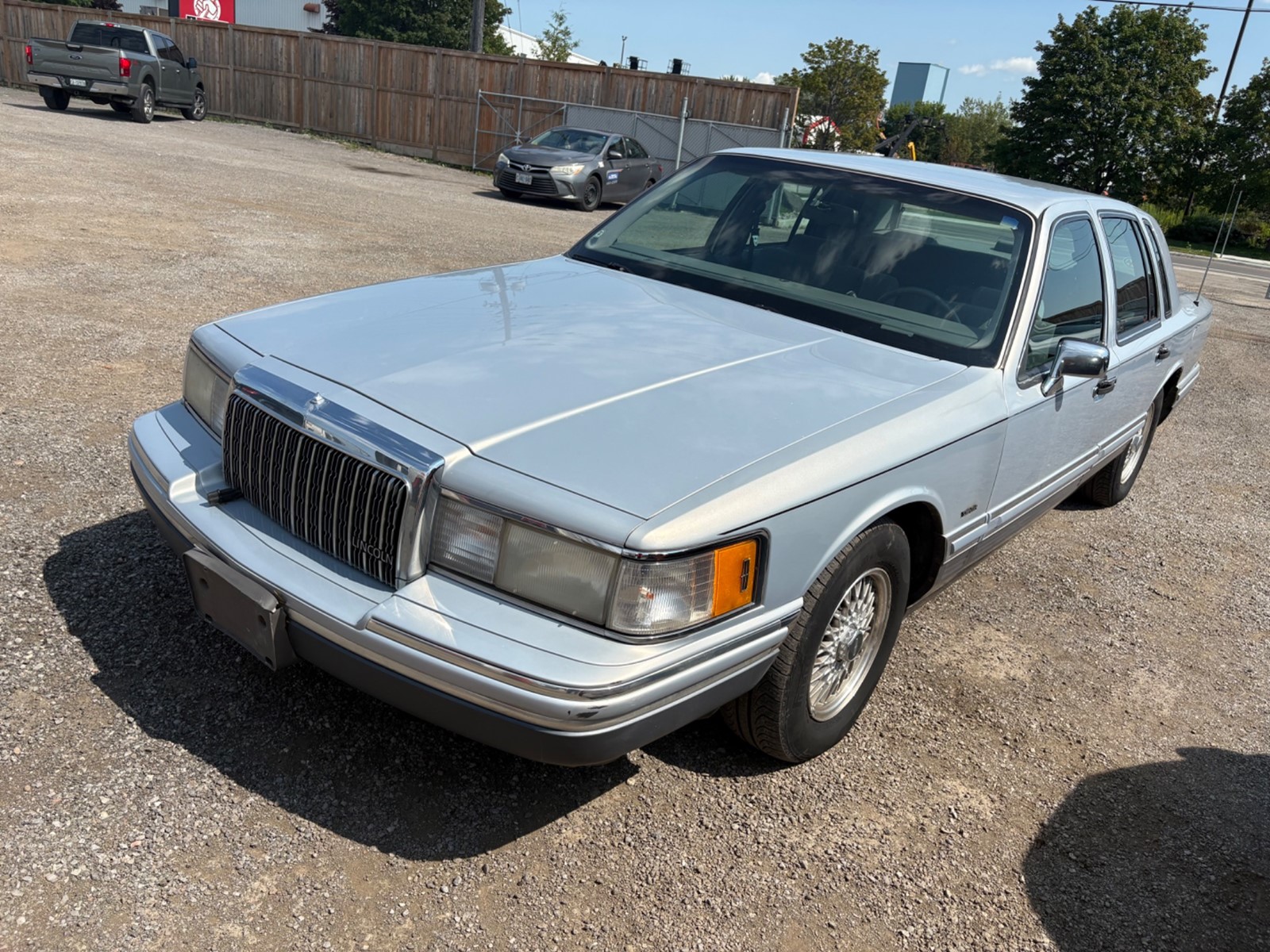 Photo of 1994 Lincoln Town Car Signature  for sale at Kenny Ajax in Ajax, ON