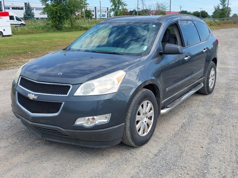 Photo of  2009 Chevrolet Traverse LS  for sale at Kenny Gatineau in Gatineau, QC