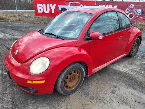 Photo d'une AsIs 2008 Volkswagen New Beetle S  à vendre chez Kenny Cornwall à Long Sault, ON