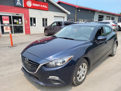 Photo d'une 2016 Mazda MAZDA3 i Sport à vendre chez Kenny Cornwall à Long Sault, ON