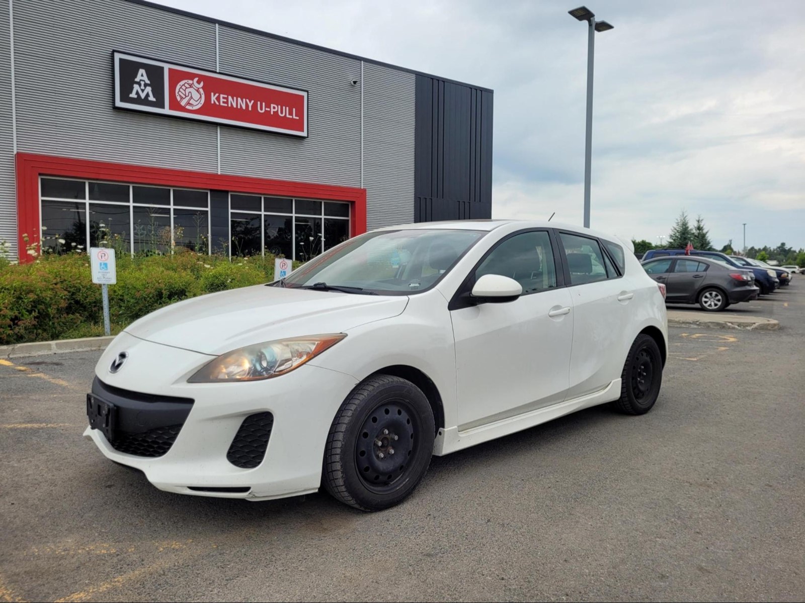 Photo of 2013 Mazda MAZDA3 i Touring for sale at Kenny Ottawa in Ottawa, ON