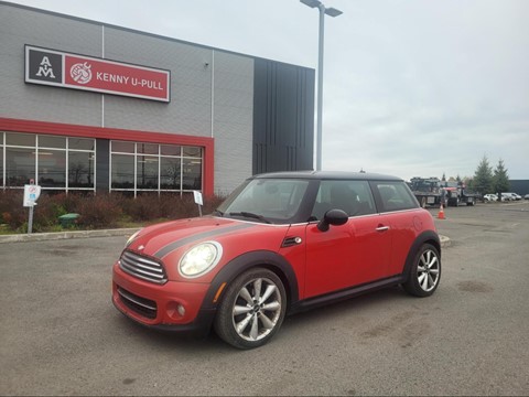 Photo d'une 2013 Mini Cooper   à vendre chez Kenny Ottawa à Ottawa, ON