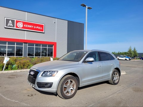 Photo d'une 2010 Audi Q5 3.2 Quattro Premium à vendre chez Kenny Ottawa à Ottawa, ON