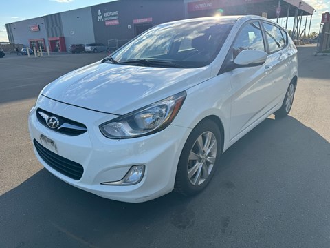 Photo of 2013 Hyundai Accent SE  for sale at Kenny Hamilton in Hamilton, ON