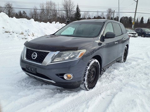 Photo d'une 2013 Nissan Pathfinder SV  à vendre chez Kenny North Bay à North Bay, ON