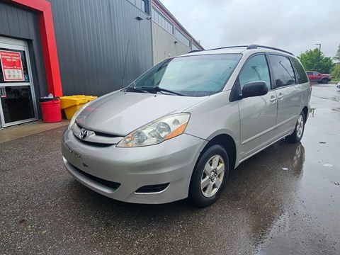 Photo of 2007 Toyota Sienna LE 7 Passenger for sale at Kenny London in London, ON