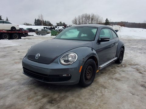 Photo d'une 2013 Volkswagen Beetle 2.0T Turbo à vendre chez Kenny Rouyn-Noranda à Rouyn-Noranda, QC