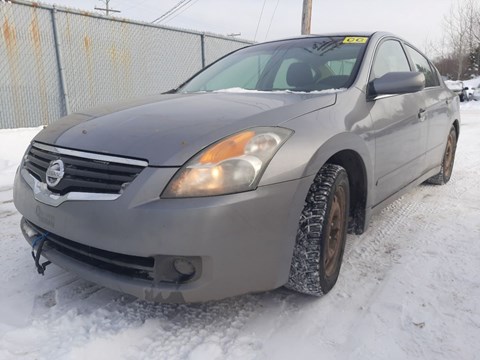 Photo of AsIs 2009 Nissan Altima 2.5 S for sale at Kenny Saguenay in Jonquière, QC