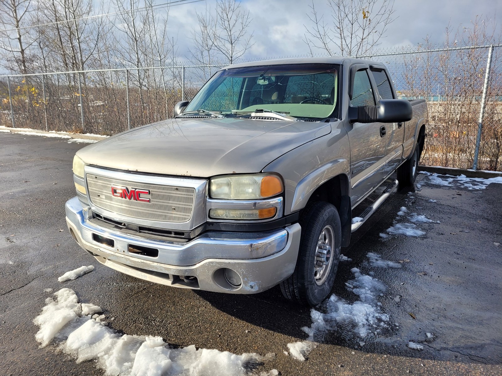 Photo of 2003 GMC SIERRA 2500HD Crew Cab Long Bed for sale at Kenny Lévis in Lévis, QC