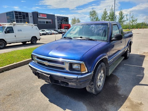 Photo of 1994 Chevrolet S10 Pickup  Short Bed for sale at Kenny Lévis in Lévis, QC