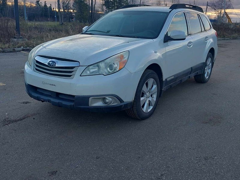 Photo of 2011 Subaru Outback 2.5i Premium for sale at Kenny Saint-Augustin in Saint-Augustin-de-Desmaures, QC