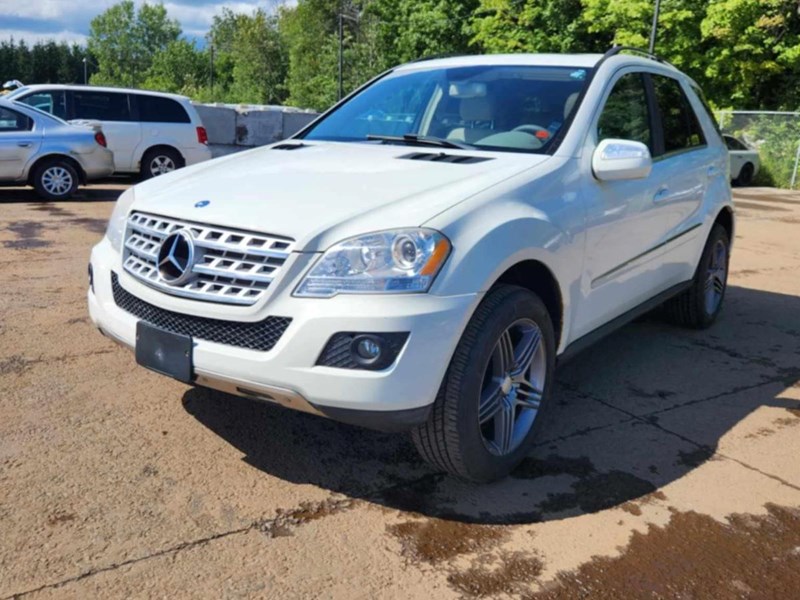 Photo of  2010 Mercedes-Benz M-Class ML350 4MATIC for sale at Kenny Saint-Augustin in Saint-Augustin-de-Desmaures, QC