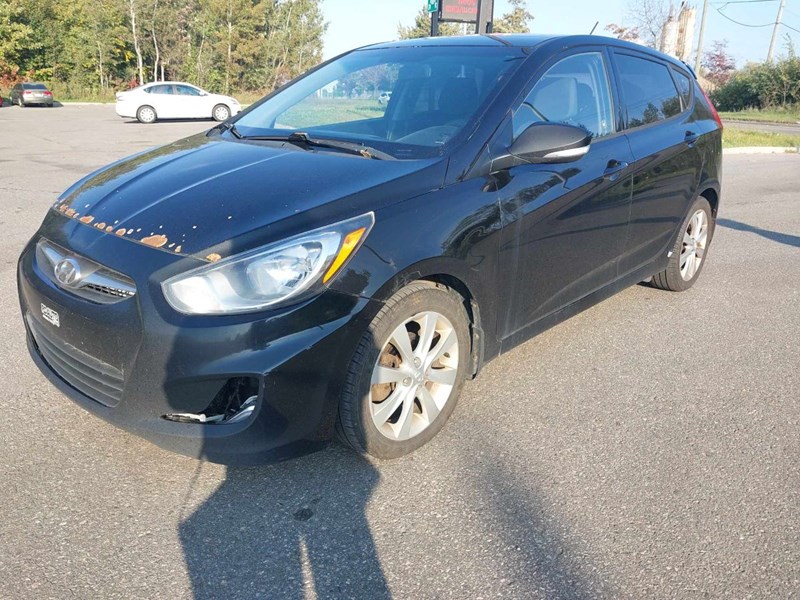 Photo of 2014 Hyundai Accent SE  for sale at Kenny Saint-Augustin in Saint-Augustin-de-Desmaures, QC